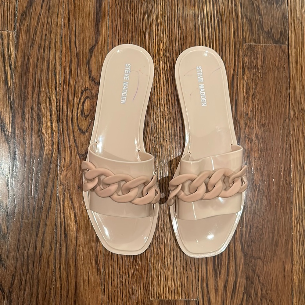 Steve Madden flat sandals